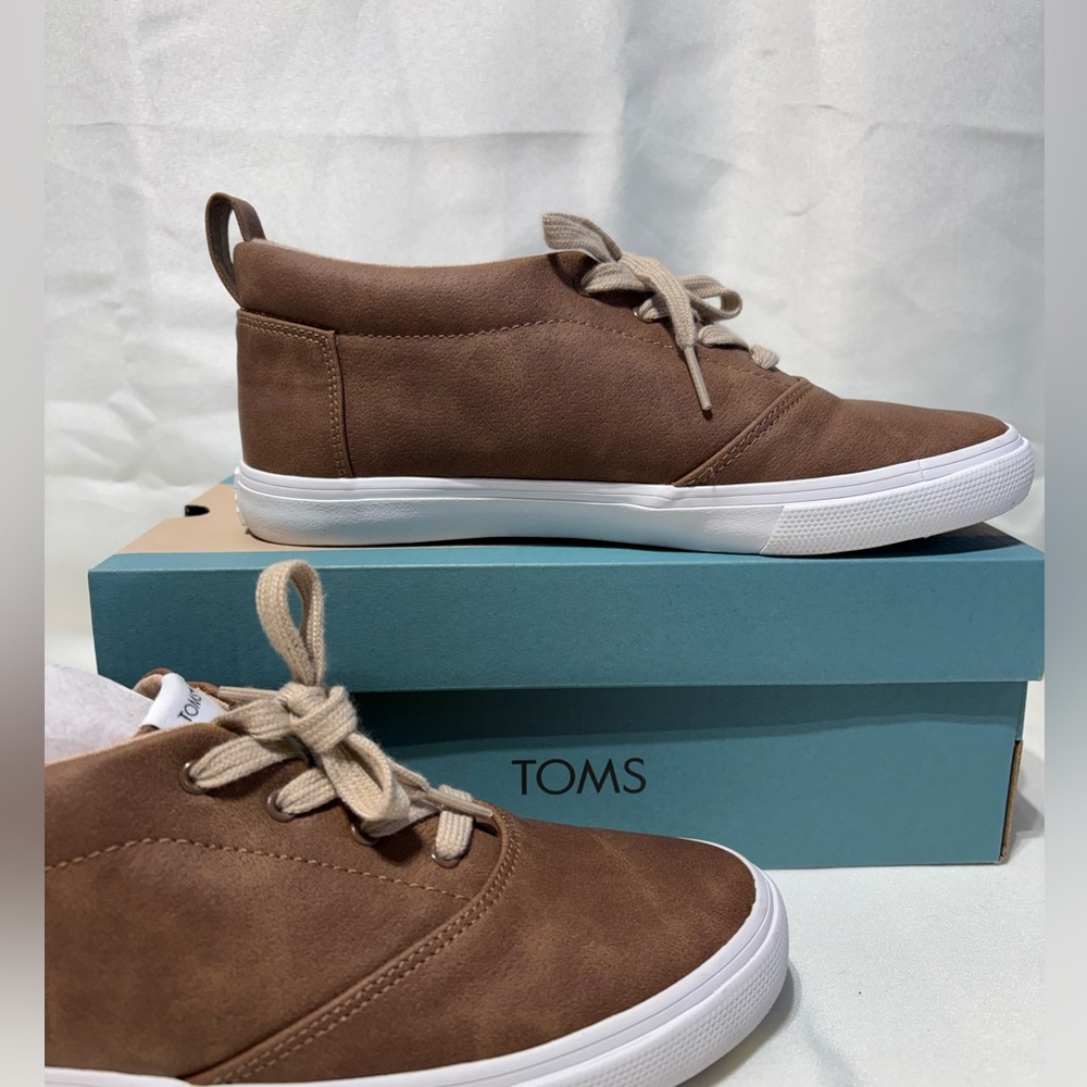 Like New TOMS Kids Brown Chukka Boots